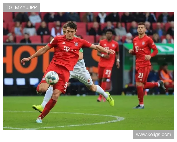 四冠王惨遭无冠赛季，拜仁豪门定位因何动摇？核心球员老化与战术混乱下，慕尼黑队内矛盾已升级至危机