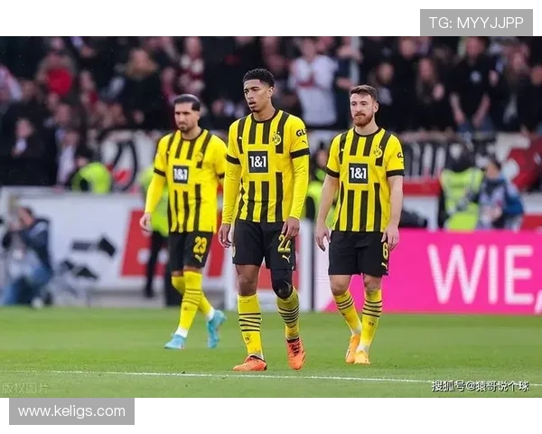 多特蒙德进攻火力强劲稳定性崩溃,领先后防守表现波动对赛季走势形成制约 多特蒙德进攻火力强劲稳定性崩溃,领先后防守表现波动对赛季走势形成制约